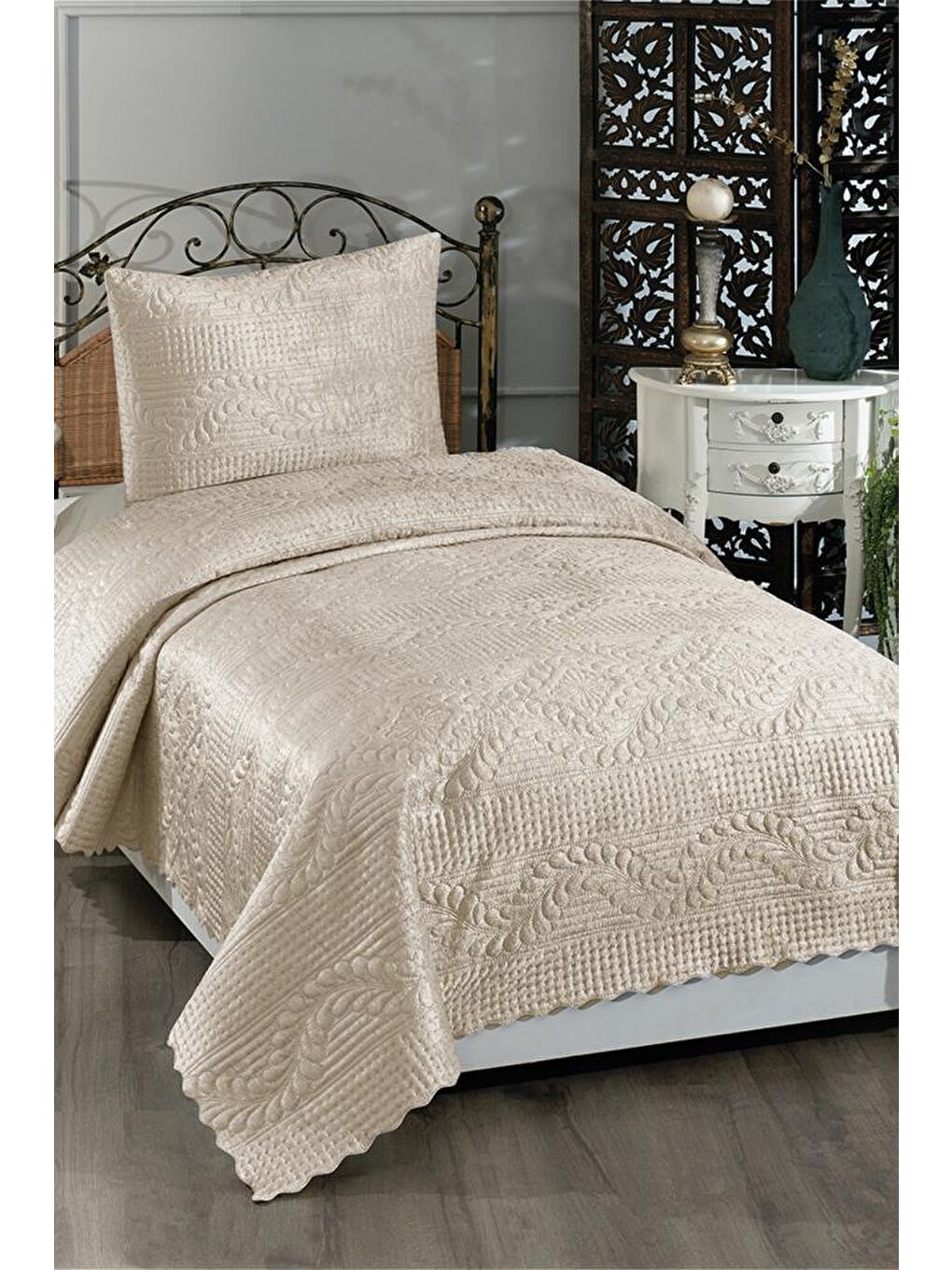 Ekru Velica Tek Kişilik Kadife Yatak Örtüsü Krem