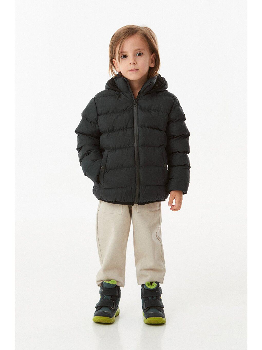 Siyah Cebi Çıtçıtlı Unisex Çocuk Şişme Mont-4