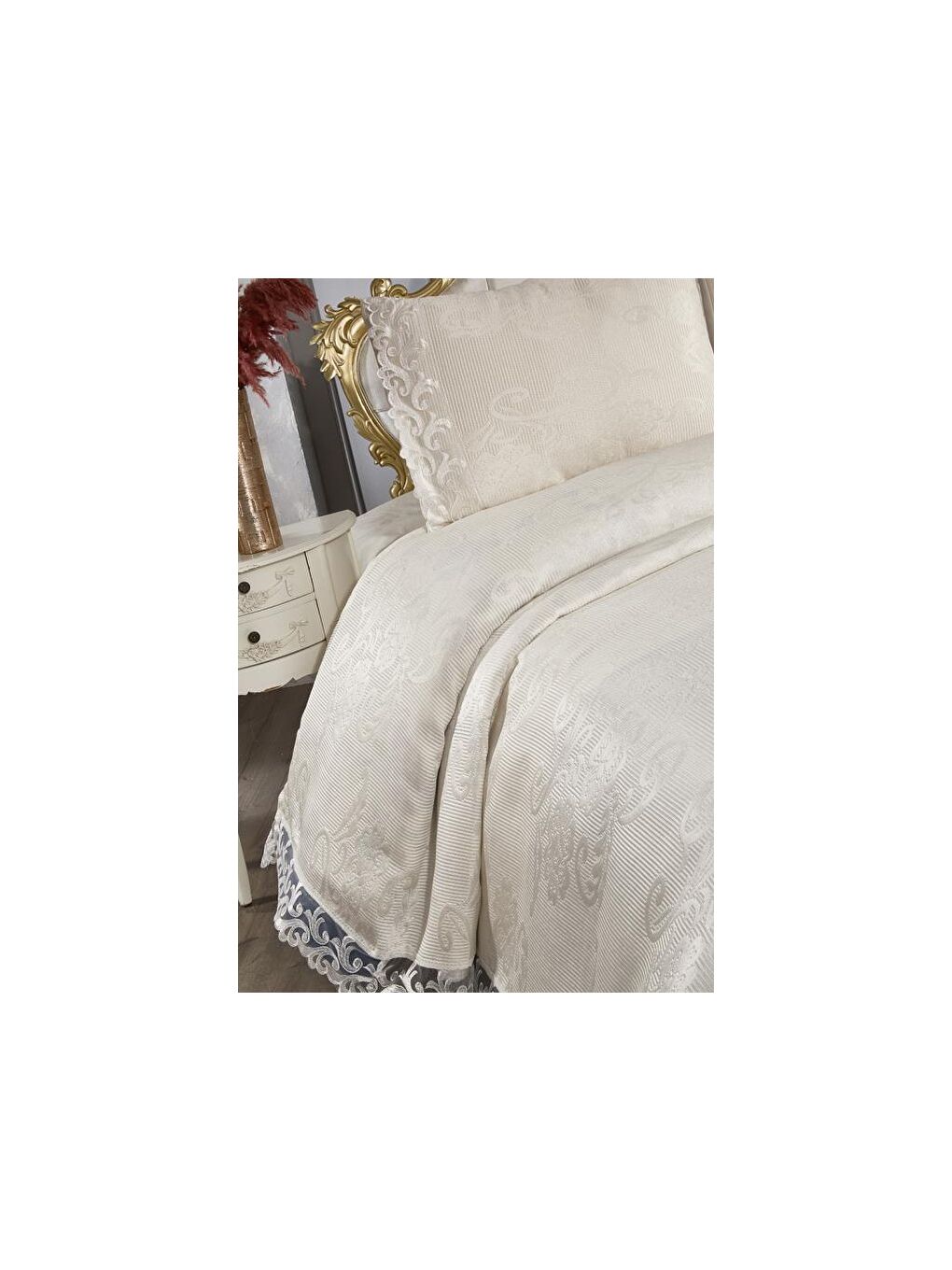 Ekru Fransız Dantelli Belins &#199;ift Kişilik Yatak &#214;rt&#252;s&#252; Krem-5
