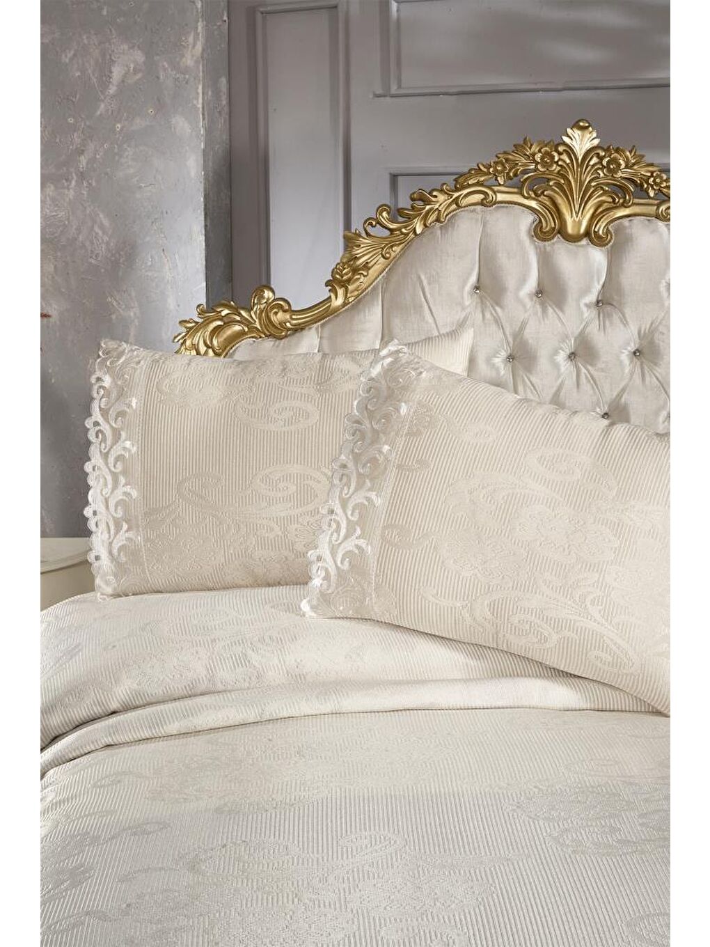 Ekru Fransız Dantelli Belins &#199;ift Kişilik Yatak &#214;rt&#252;s&#252; Krem-8