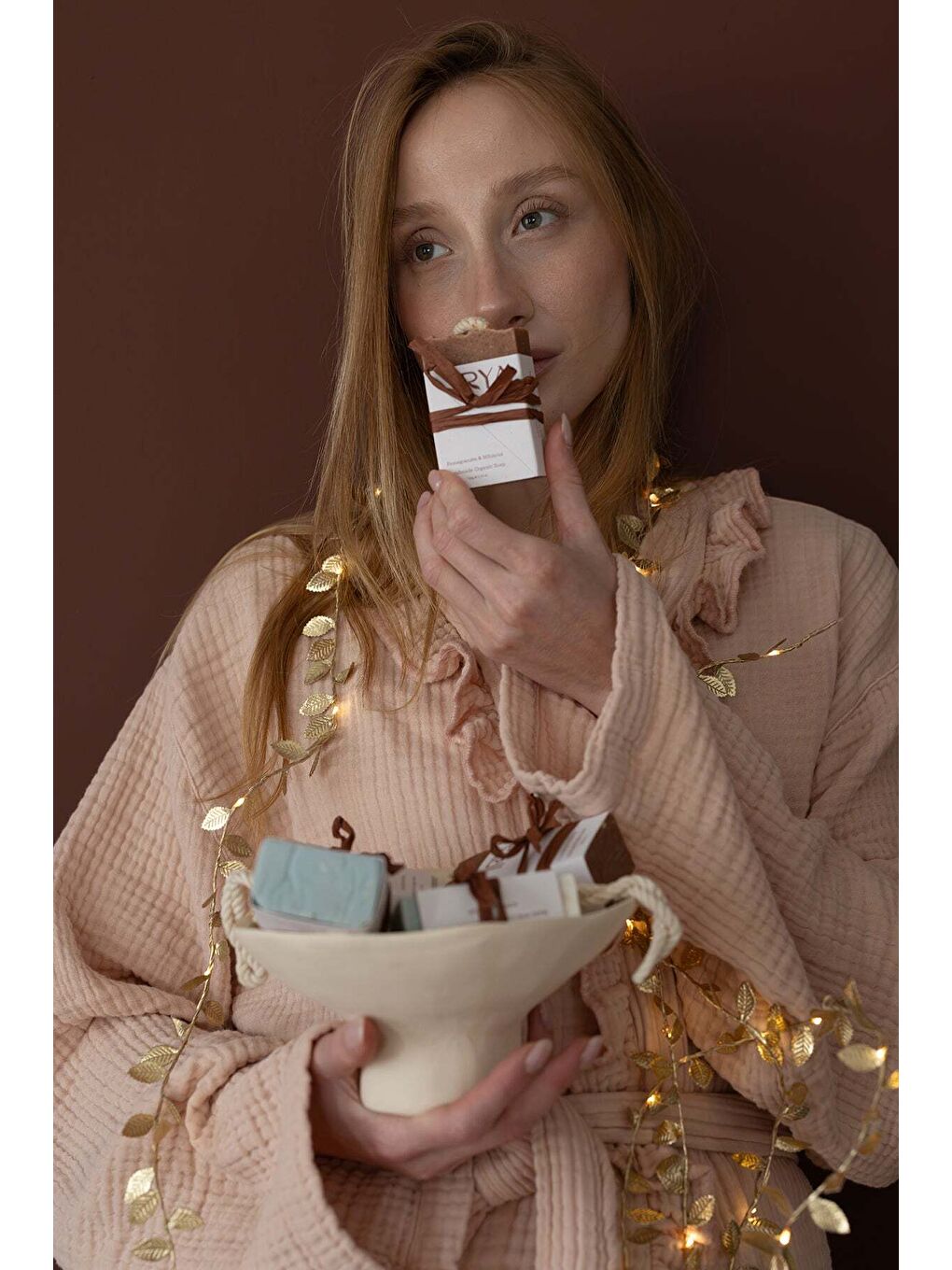 Pembe Liva 4 Katlı Fırfırlı Kadın Bornoz Pudra-1