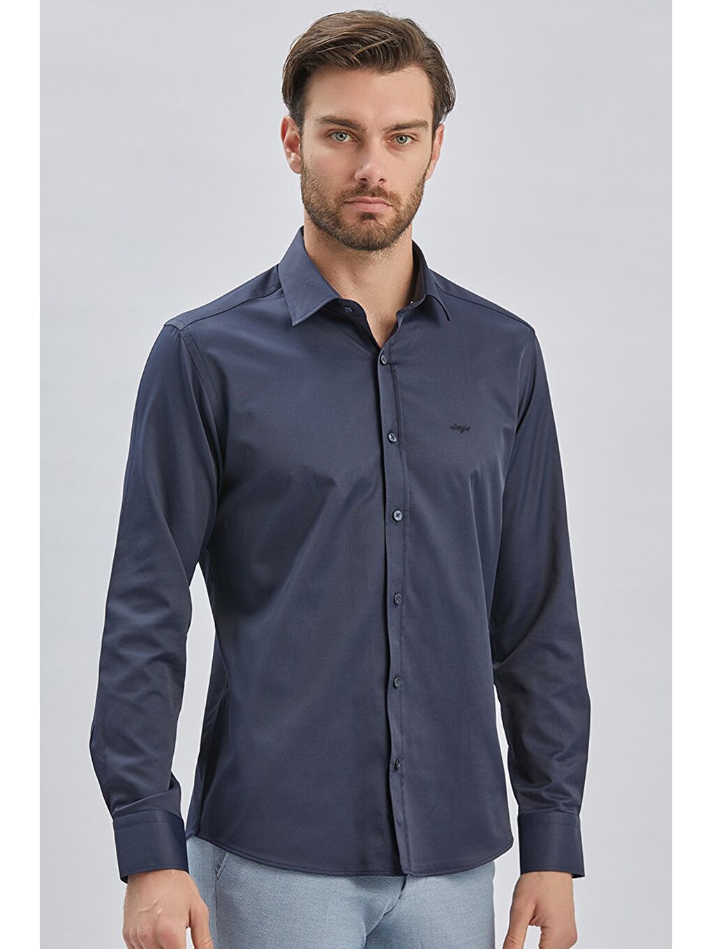 Lacivert Uzun Kollu Sert Yaka Cepsiz Pamuklu Elastanlı Klasik Slim Fit Dar Kesim Gömlek 1004240234