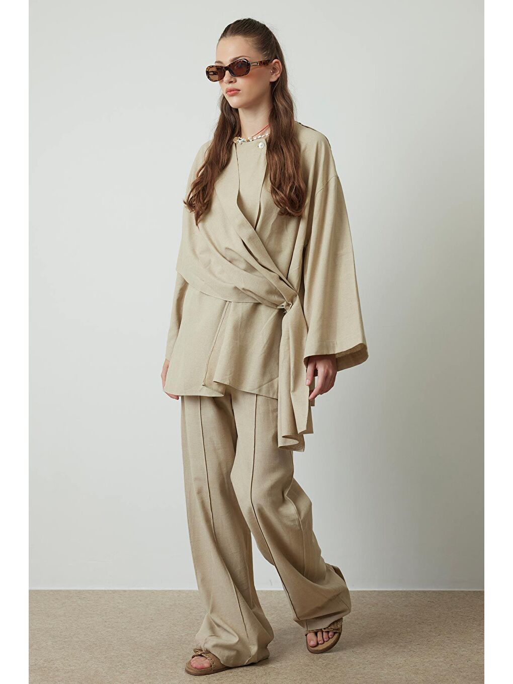 Bej Şal Aksesuarlı Vizon Keten Ceket-3