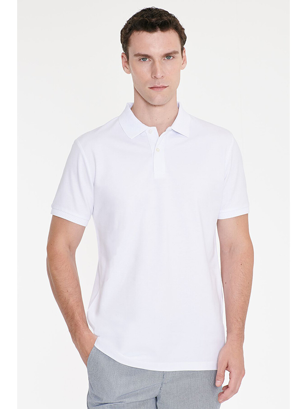 Erkek Beyaz Slim Fit Dar Kesim %100 Pamuk Polo Yaka Kısa Kollu Tişört