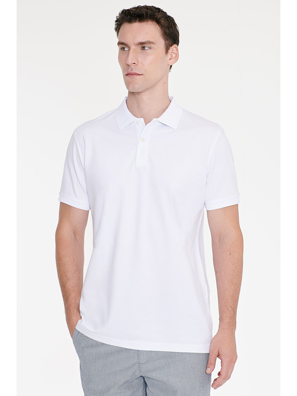 Erkek Beyaz Slim Fit Dar Kesim %100 Pamuk Polo Yaka Kısa Kollu Tişört-2