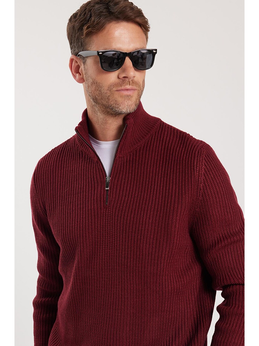 Erkek Slim Fit Dar Kesim Fermuarlı Bordo Dik Yaka Triko Kazak-1