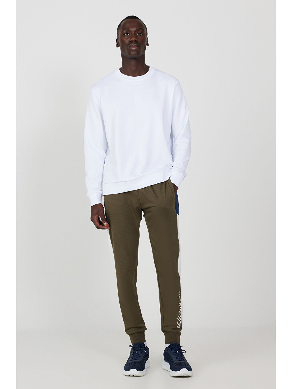 Erkek Haki Standart Fit Normal Kesim Pamuklu Jogger Eşofman Altı-2