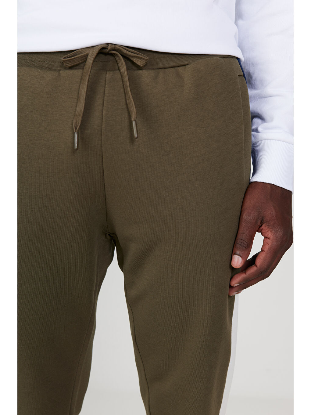 Erkek Haki Standart Fit Normal Kesim Pamuklu Jogger Eşofman Altı-3