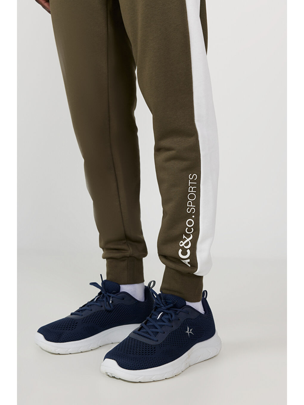 Erkek Haki Standart Fit Normal Kesim Pamuklu Jogger Eşofman Altı-4