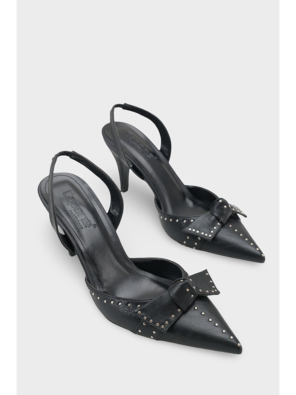 Siyah Gisela Orta Topuklu Metal Zımbalı Fiyonklu Arkası Açık Kadın Ayakkabı