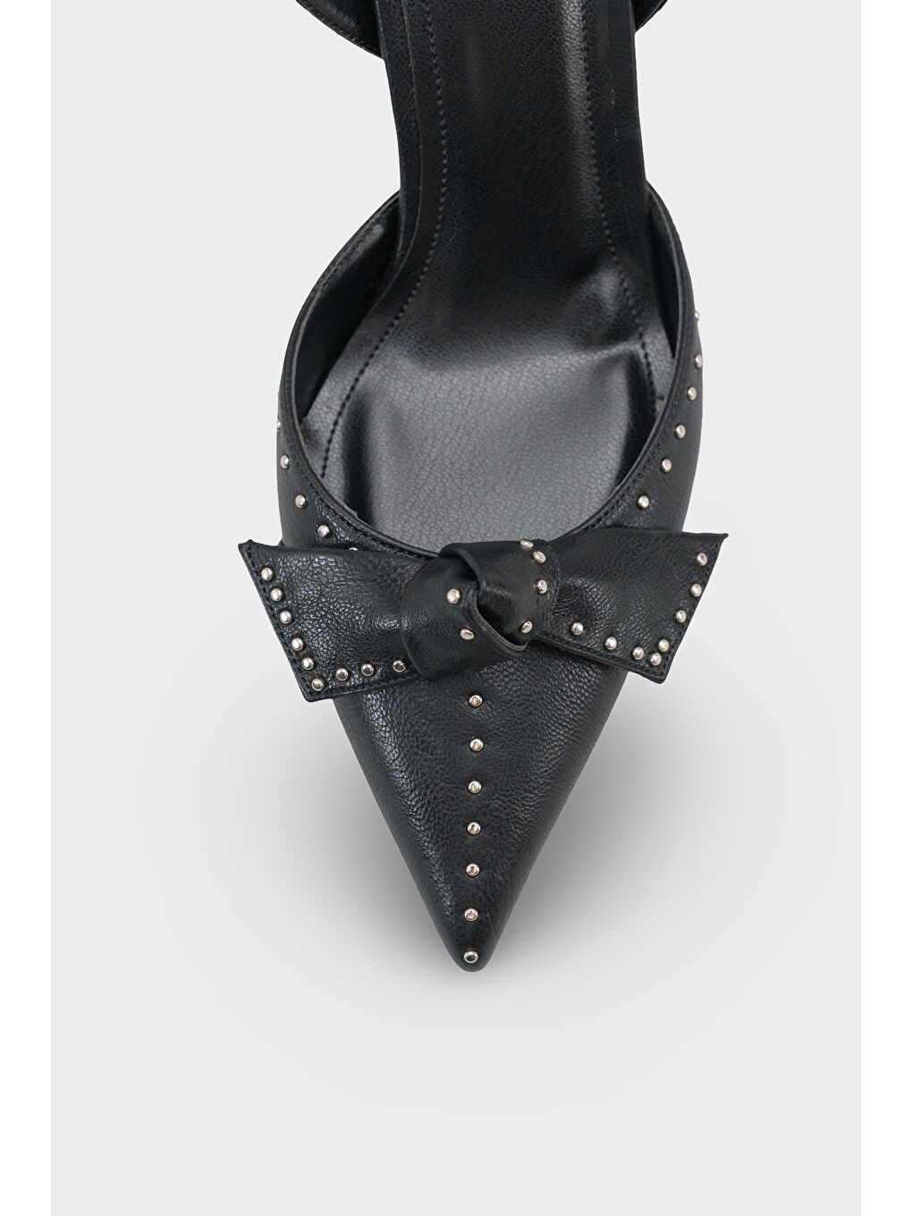 Siyah Gisela Orta Topuklu Metal Zımbalı Fiyonklu Arkası Açık Kadın Ayakkabı-1