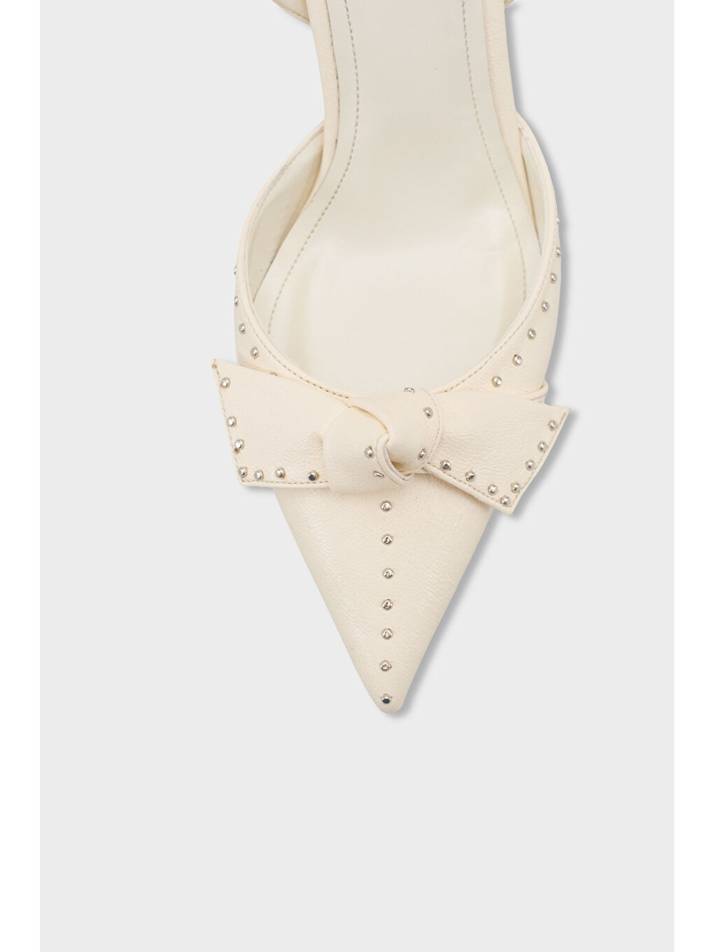 Ekru Gisela Orta Topuklu Metal Zımbalı Fiyonklu Arkası Açık Kadın Ayakkabı-1