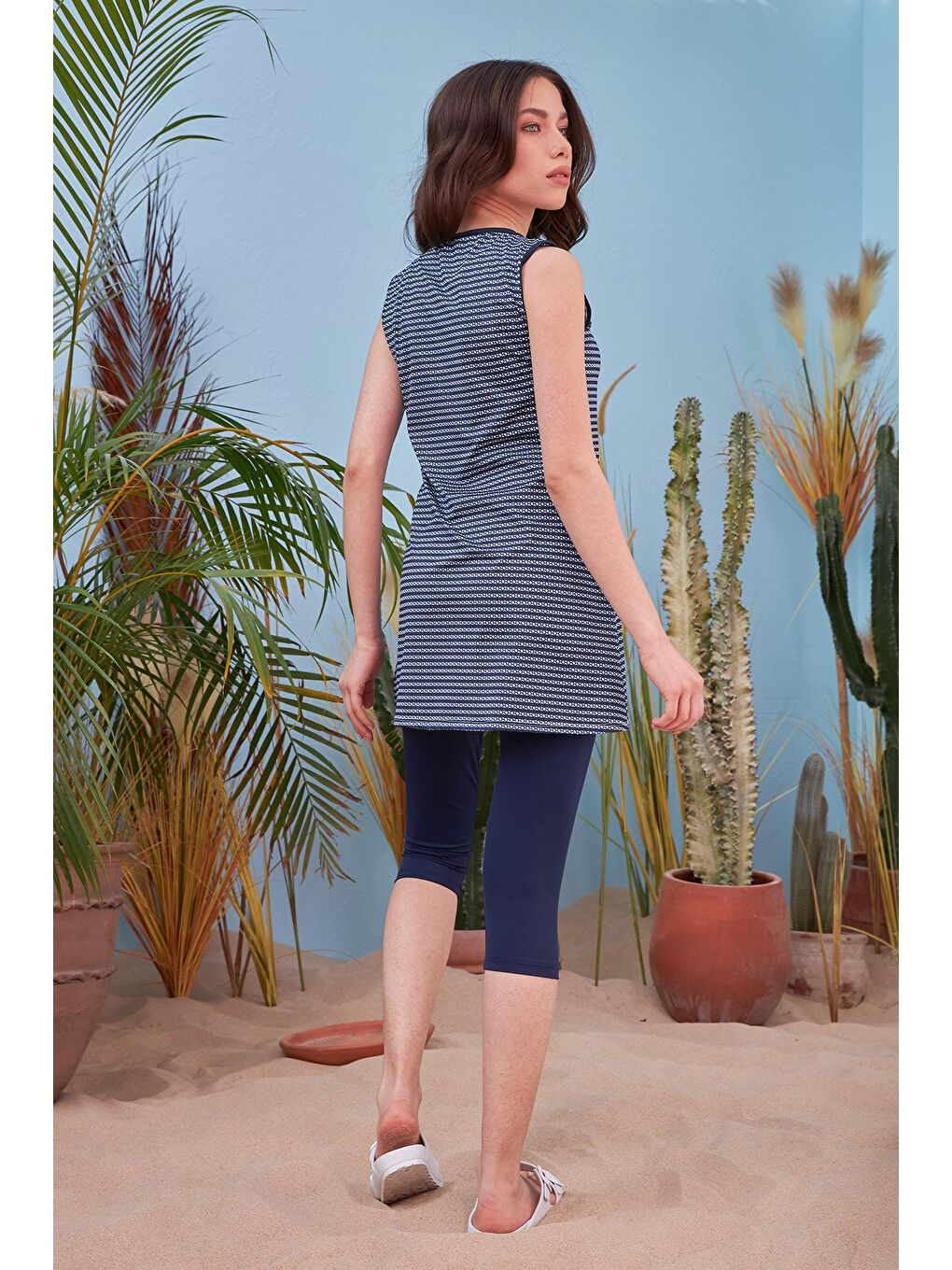 Lacivert Sıfır Kol Yarı Kapalı Mayo 720-128-4