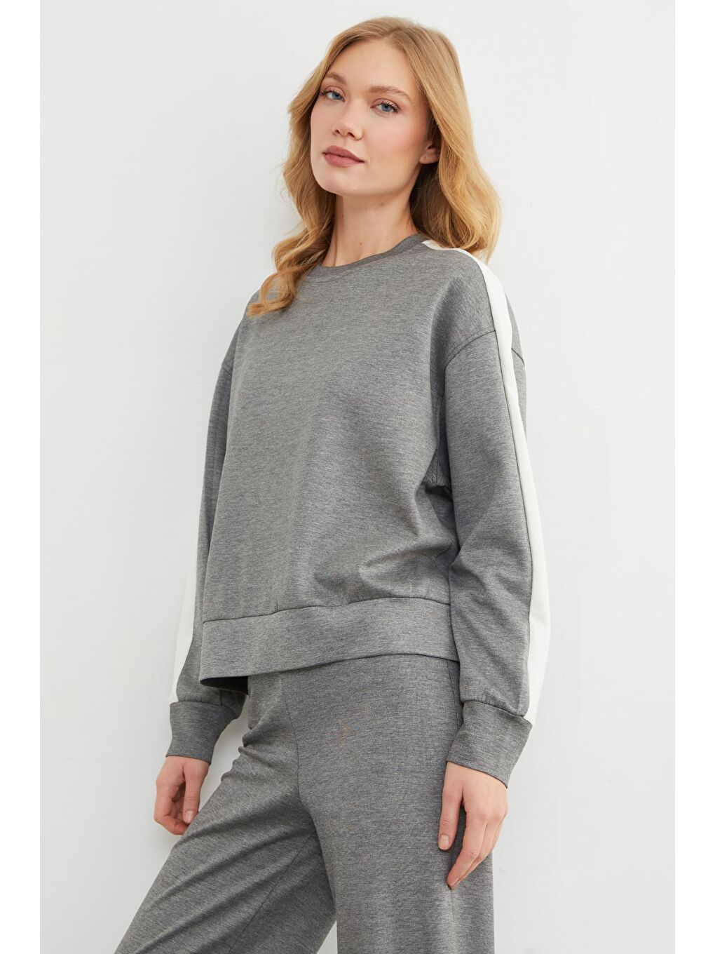 Antrasit Kolu Şeritli Bisiklet Yaka Modal Sweatshirt-1