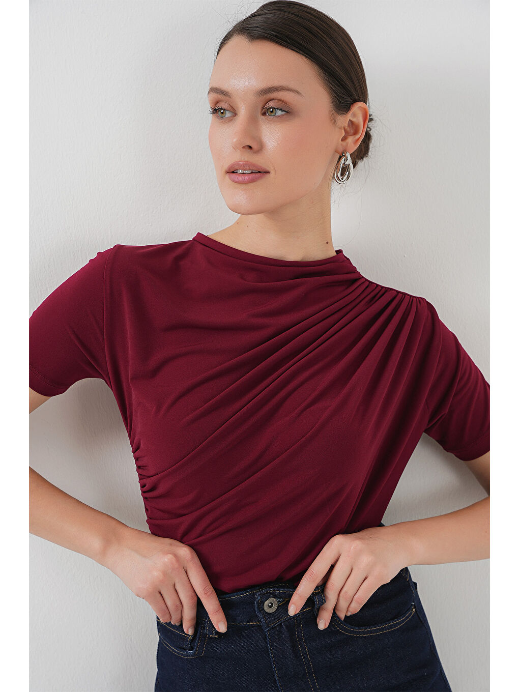 Büzgü Detaylı Kısa Kol Sandy Bluz 945 - Bordo-3