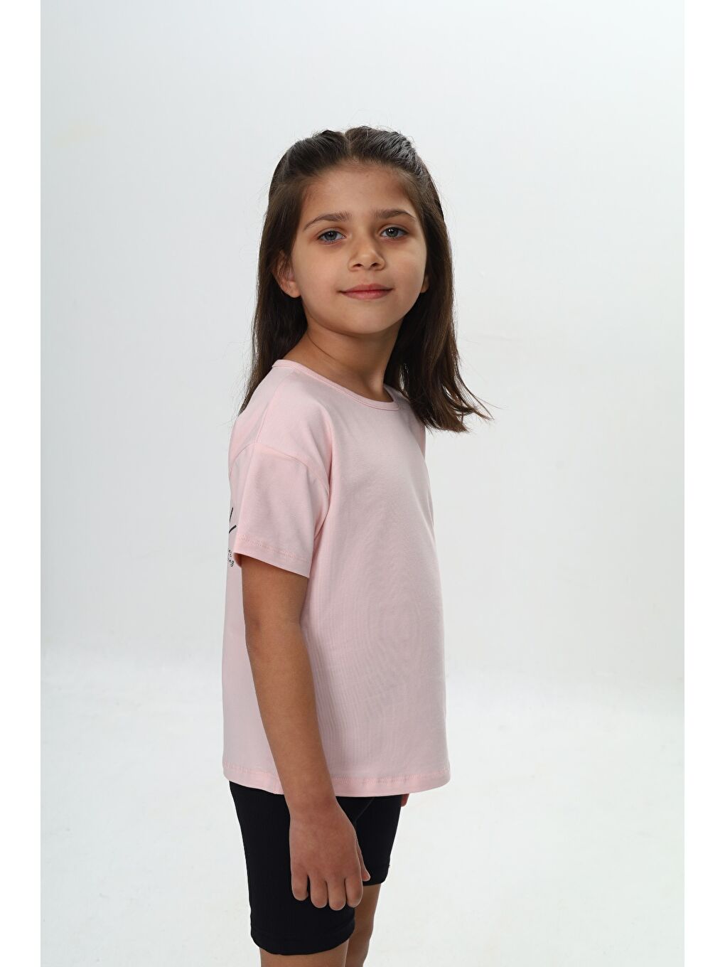 Pembe Kız Çocuk Göğsü Çok Kalp Baskılı Tişört-1