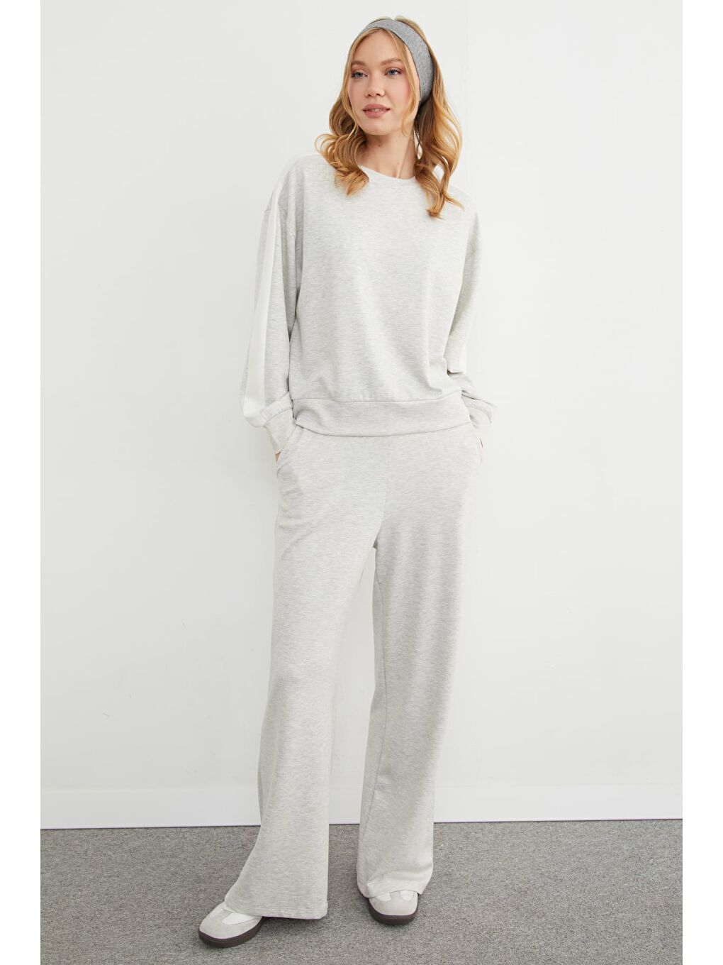 Gri Kolu Şeritli Bisiklet Yaka Modal Sweatshirt-1