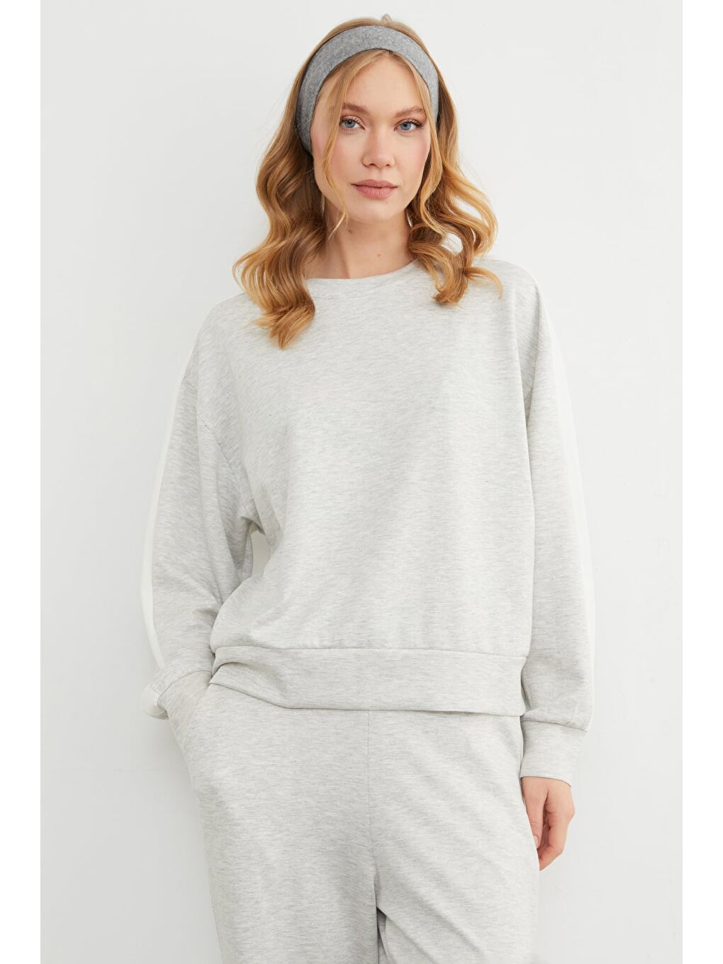 Gri Kolu Şeritli Bisiklet Yaka Modal Sweatshirt-2