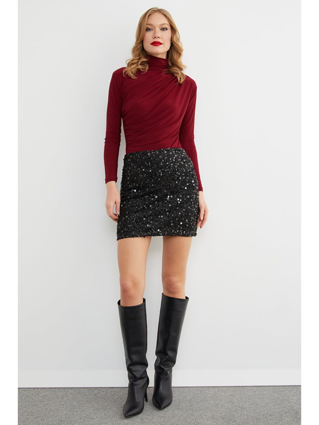 Siyah Beli Fermuarlı Pul Payet Mini Etek-1