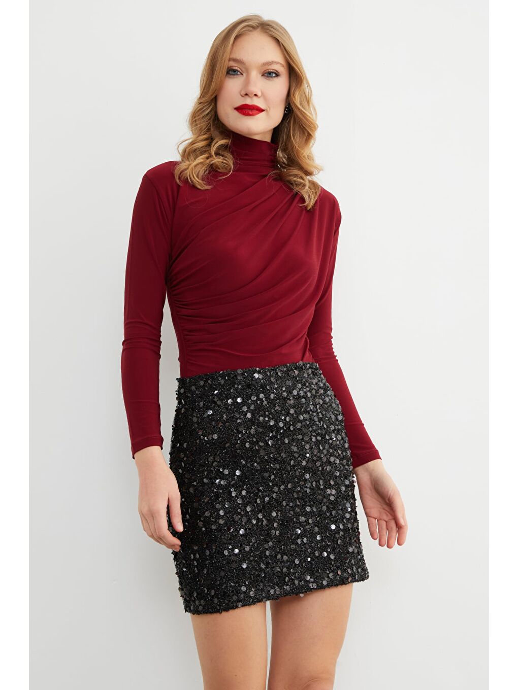 Siyah Beli Fermuarlı Pul Payet Mini Etek-2