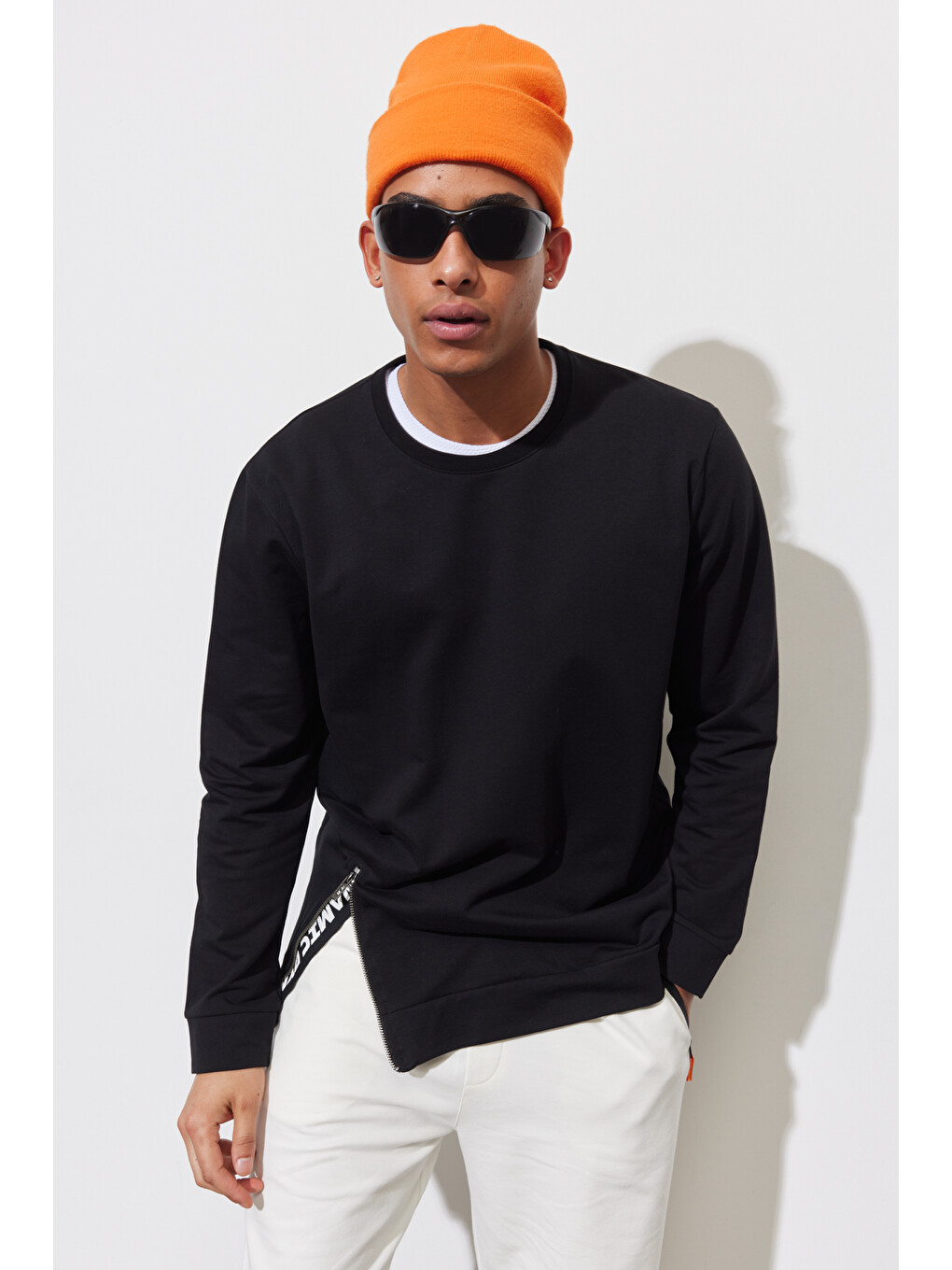Erkek Siyah Standart Fit Normal Kesim Bisiklet Yaka Sweatshirt-5