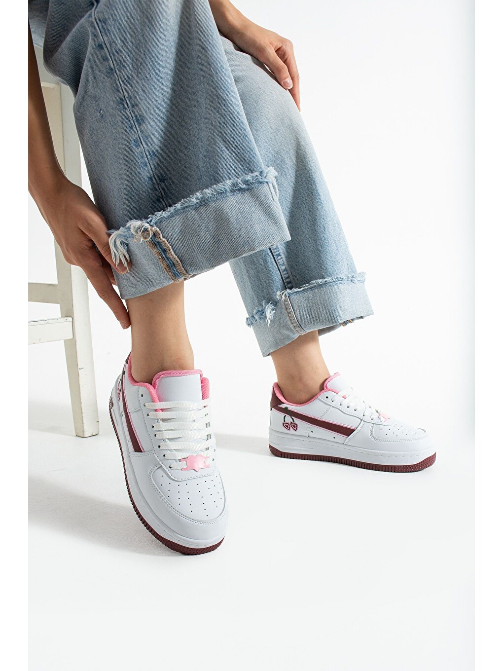 Kiraz Detaylı Pembe Beyaz Sneaker – Kadın Spor Ayakkabı-2