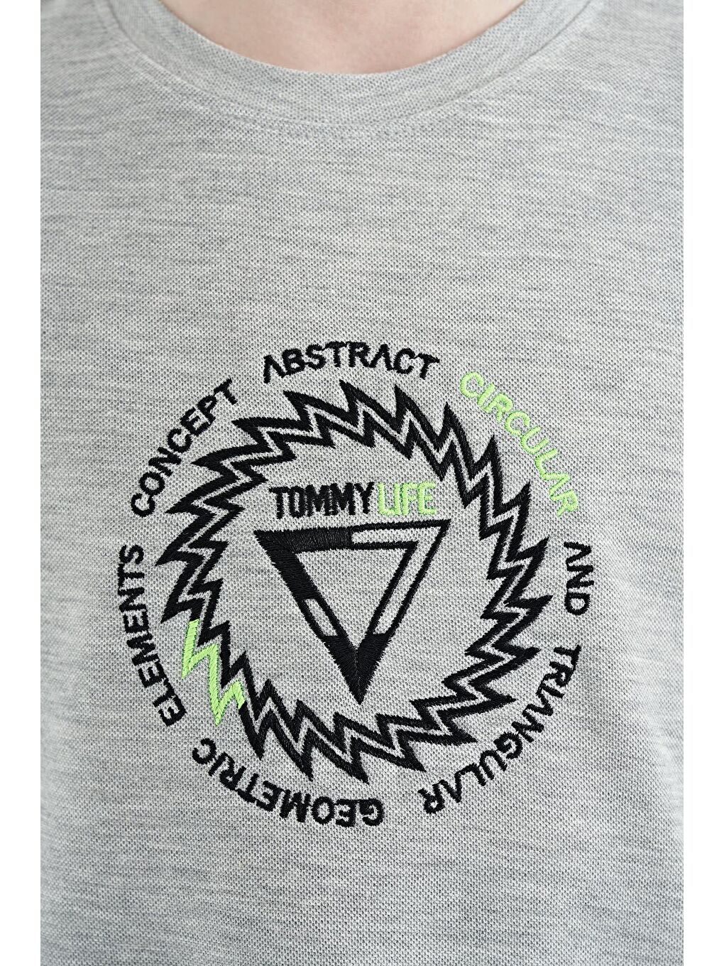 TOMMYLIFE Gri Melanj Nakış İşleme Detaylı O Yaka Standart Kalıp Erkek Çocuk T-Shirt - 11115 - 1