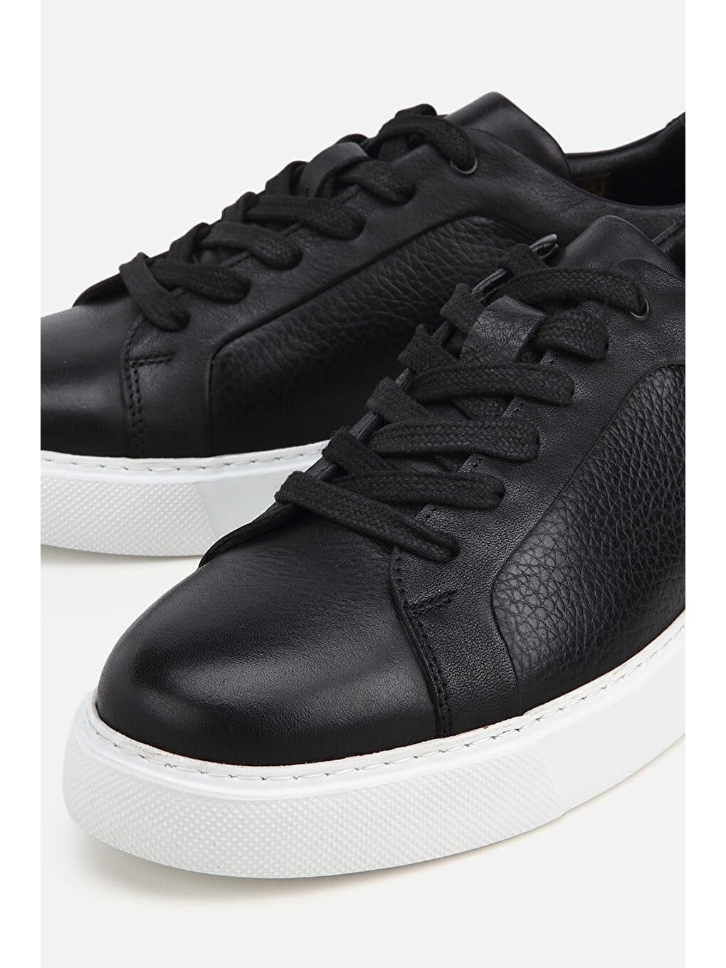 Erkek Siyah Bağcıklı Kalın Tabanlı Günlük Sneaker-3