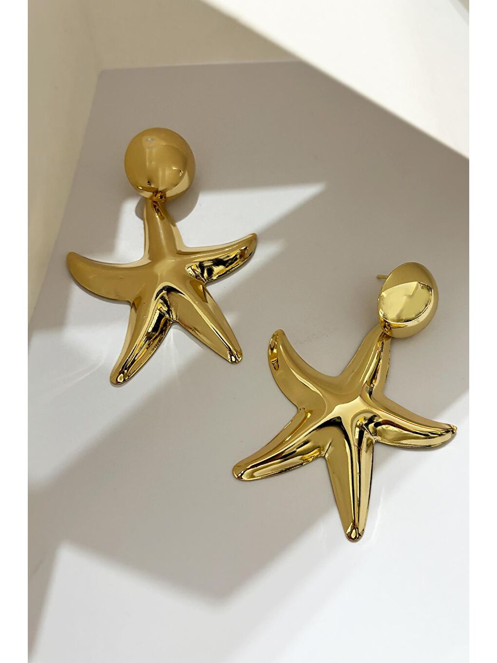 Sarı Deniz Yıldızı Sallantılı Gold kadın Küpe-1