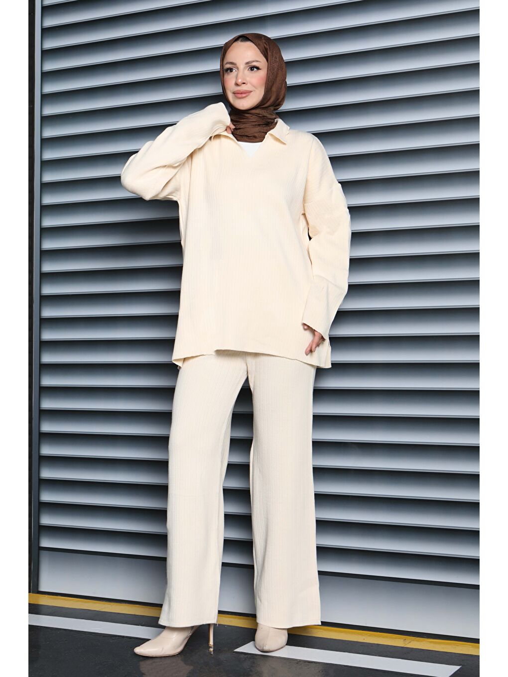 Ekru Fitilli Yanları Yırtmaçlı Triko Takım Krem - 27923-KREM-2
