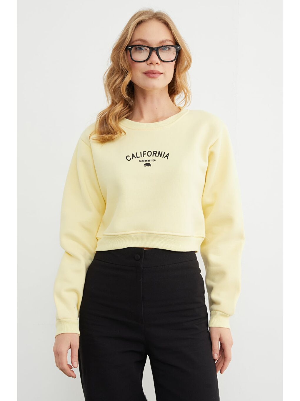 Sarı 3 İplik California Yazı Baskılı Crop Sweatshirt