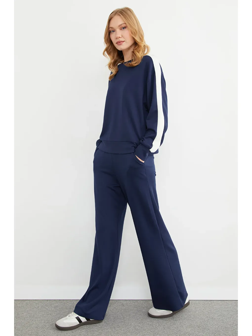 Lacivert Kolu Şeritli Bisiklet Yaka Modal Sweatshirt