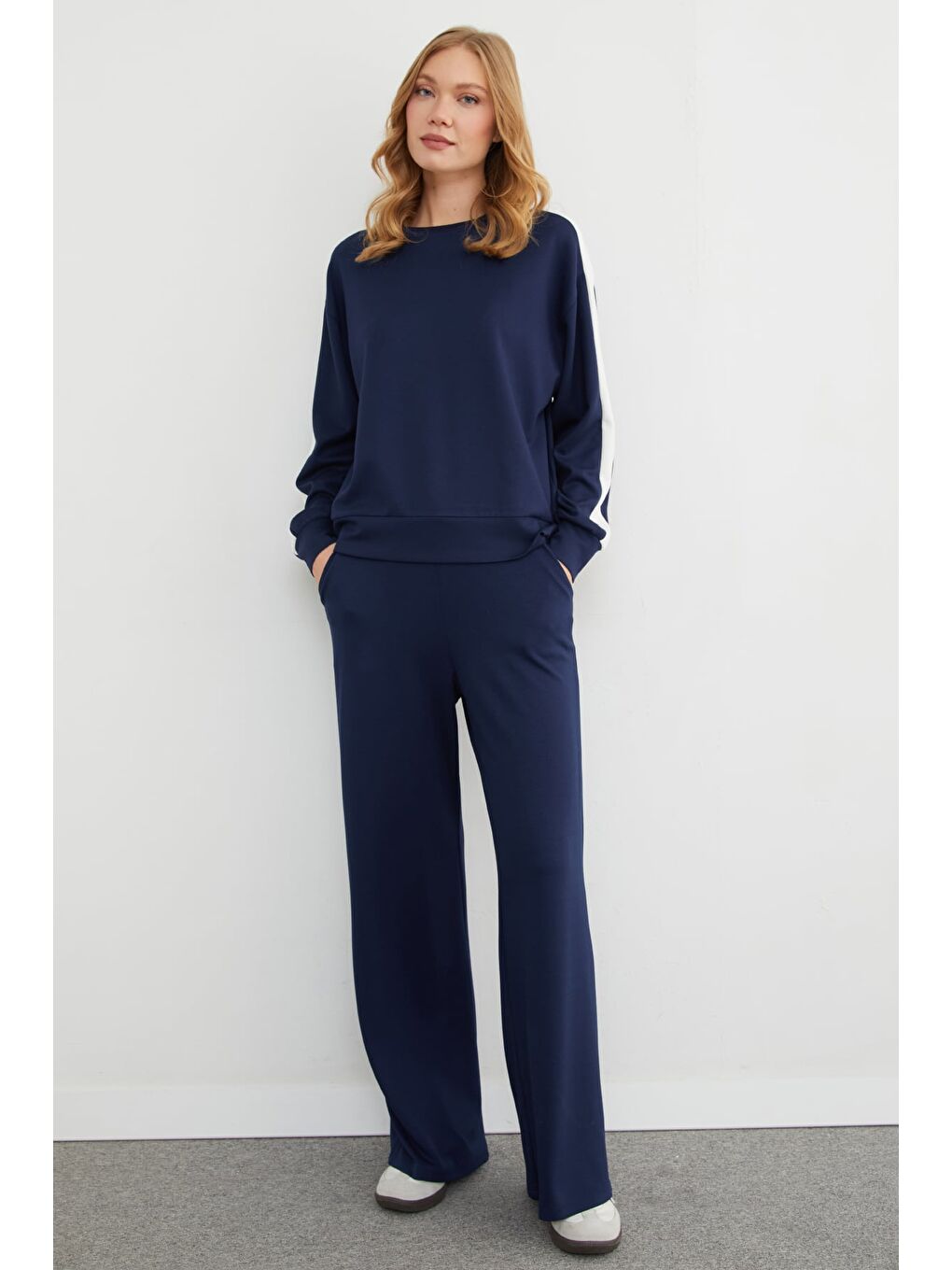 Lacivert Kolu Şeritli Bisiklet Yaka Modal Sweatshirt-2