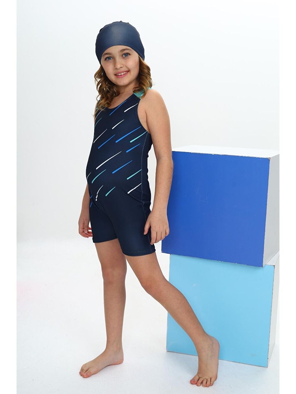 Lacivert Kız Çocuk Yüzücü Şortlu ve Boneli Tulum Mayo Takımı 5-16 Yaş 12232