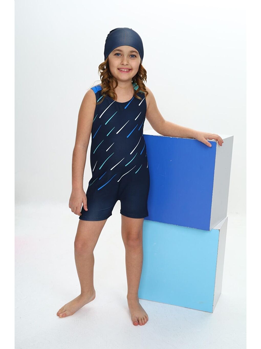 Lacivert Kız Çocuk Yüzücü Şortlu ve Boneli Tulum Mayo Takımı 5-16 Yaş 12232-2