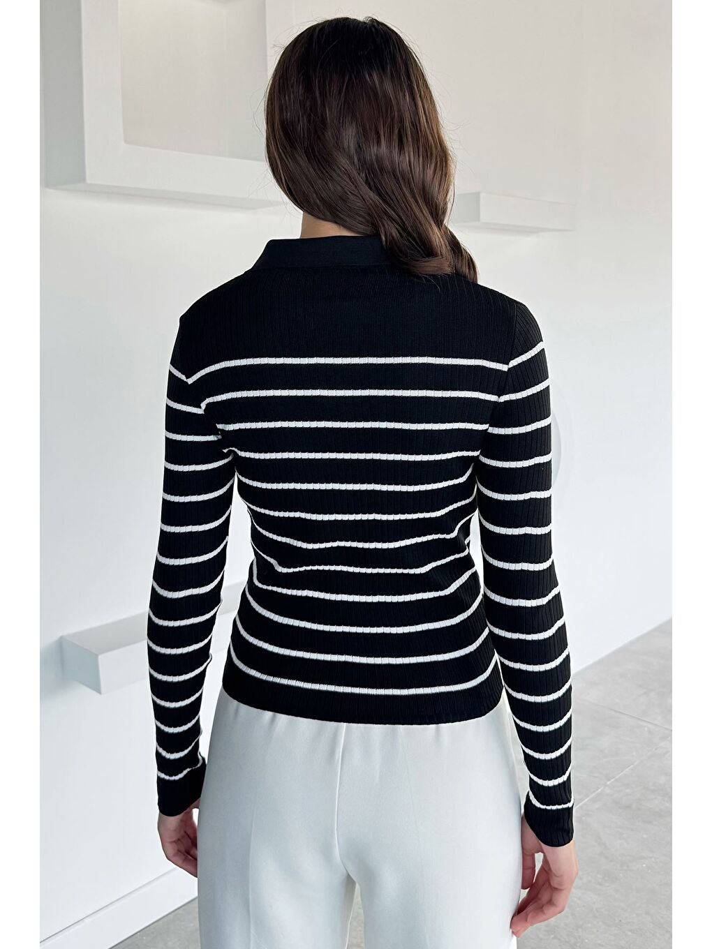 Siyah Kadın Polo Yaka Çizgili Yarım Düğmeli Triko Kazak-3