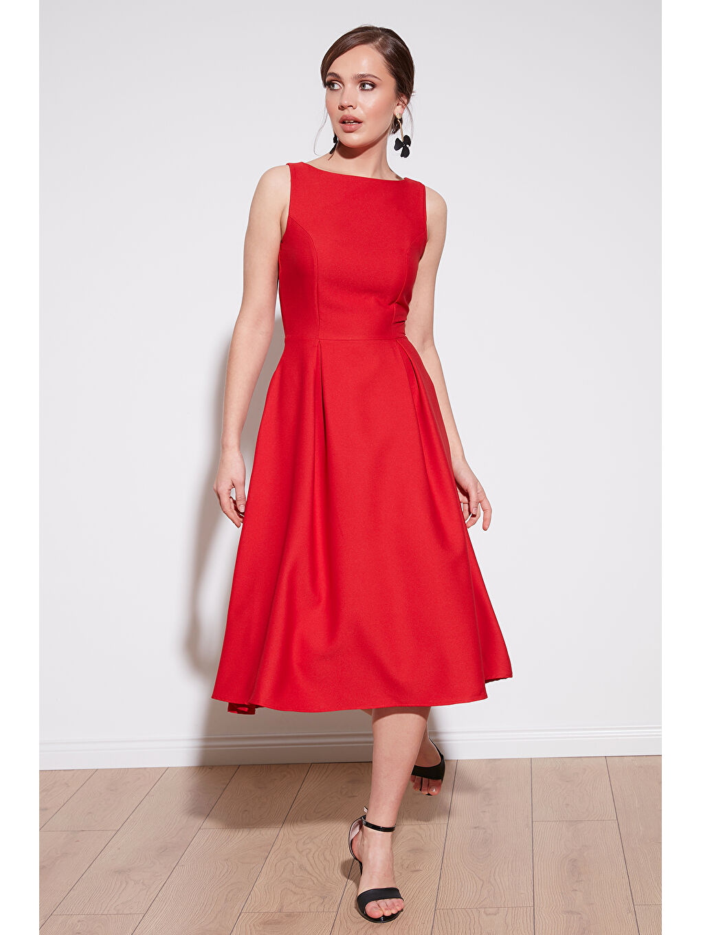 Kırmızı Regular Fit Bisiklet Yaka Cepli Pileli Midi Boy Kadın Elbise 6111963-1