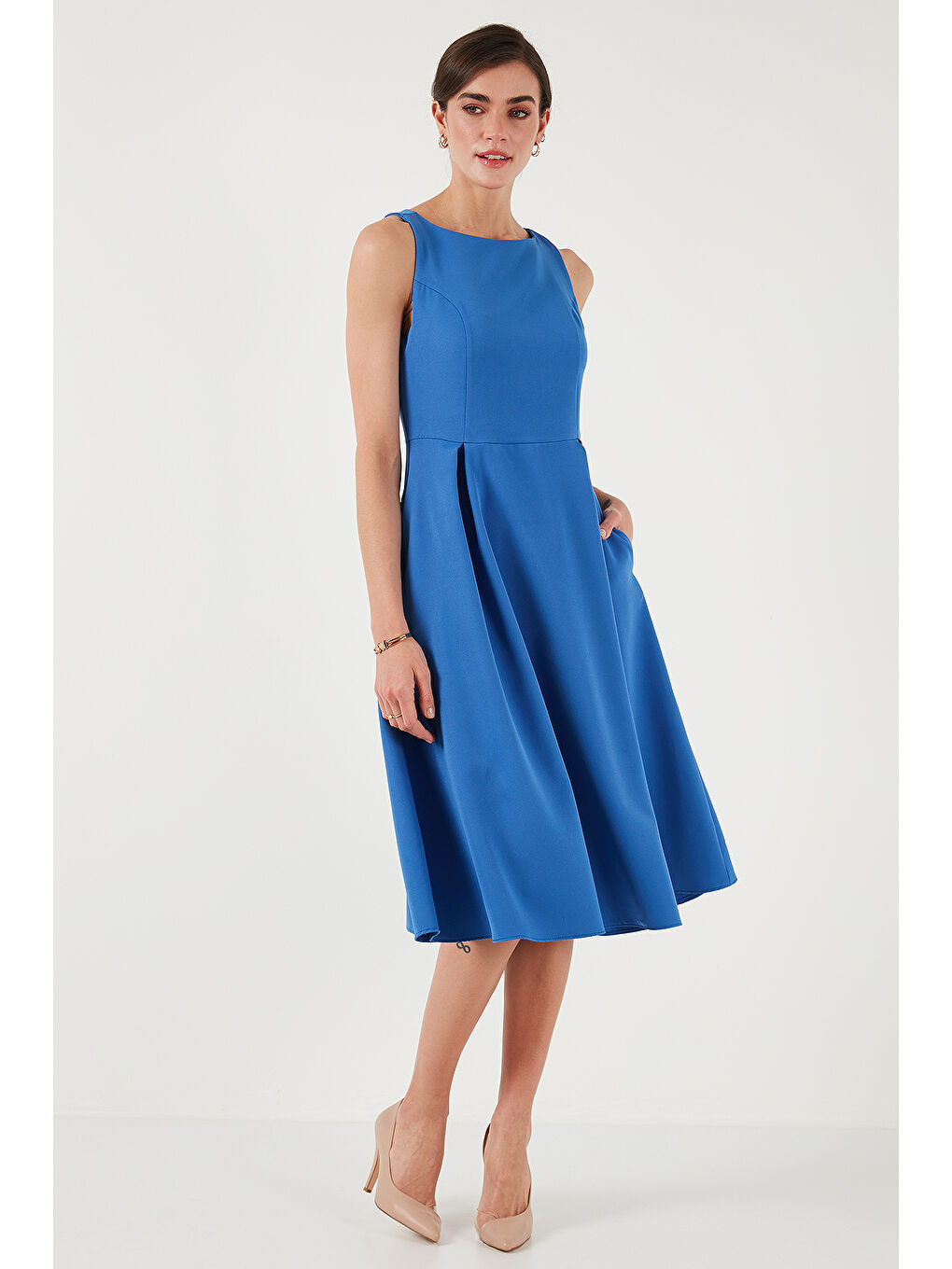 İndigo Regular Fit Bisiklet Yaka Cepli Pileli Midi Boy Kadın Elbise 6111963-3