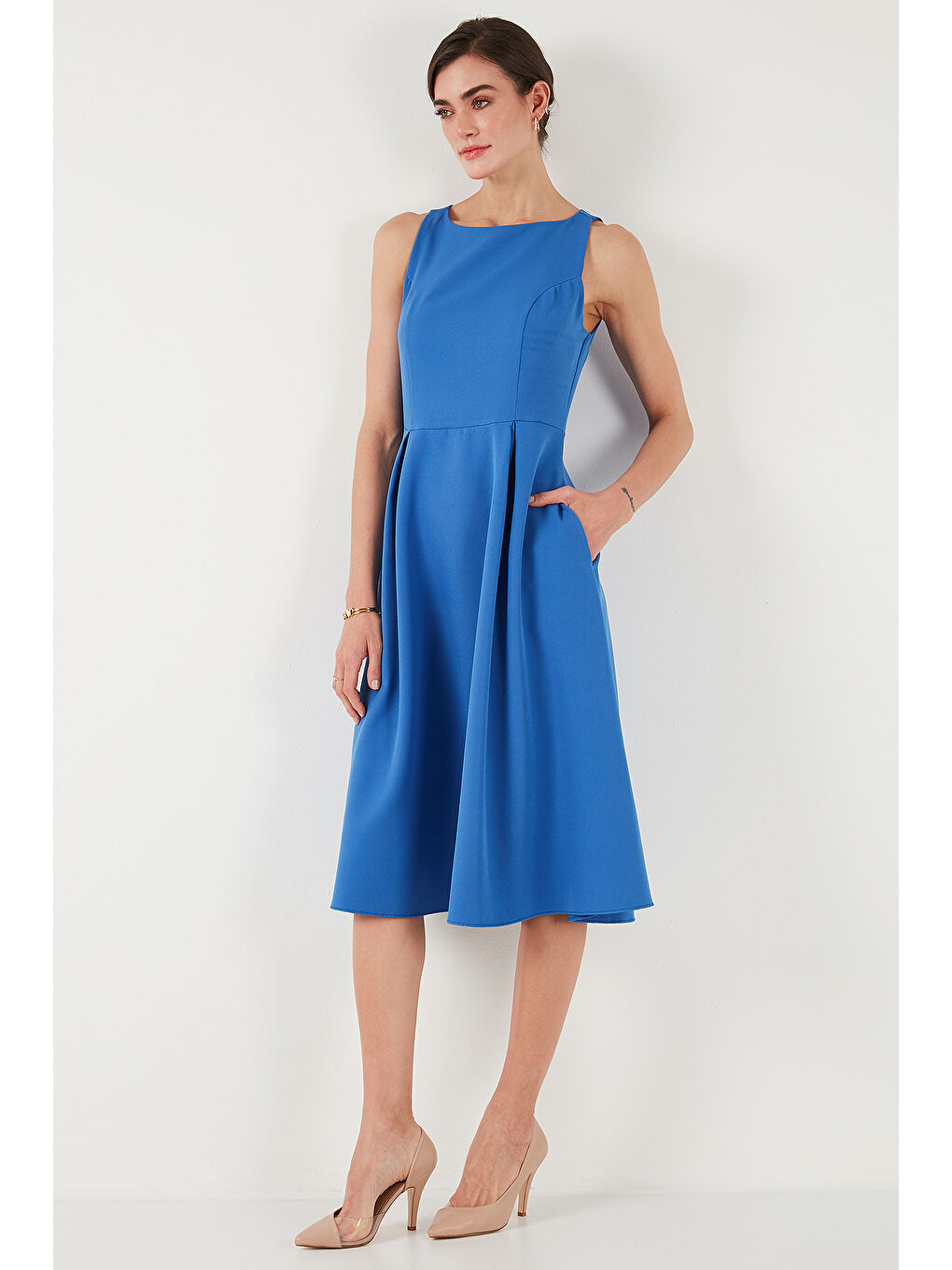 İndigo Regular Fit Bisiklet Yaka Cepli Pileli Midi Boy Kadın Elbise 6111963-5