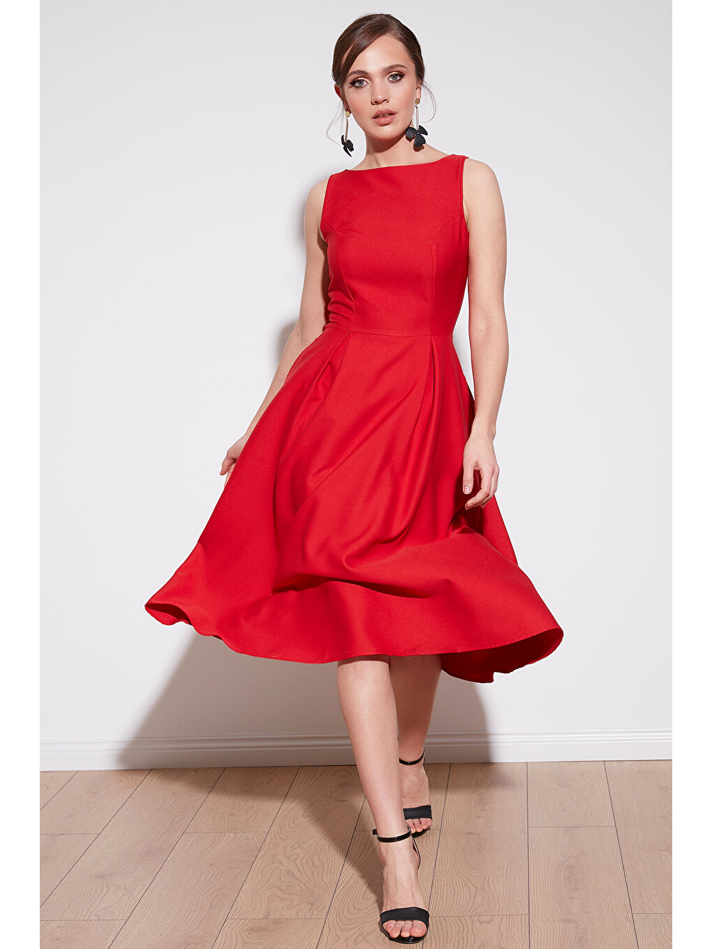 Kırmızı Regular Fit Bisiklet Yaka Cepli Pileli Midi Boy Kadın Elbise 6111963-2