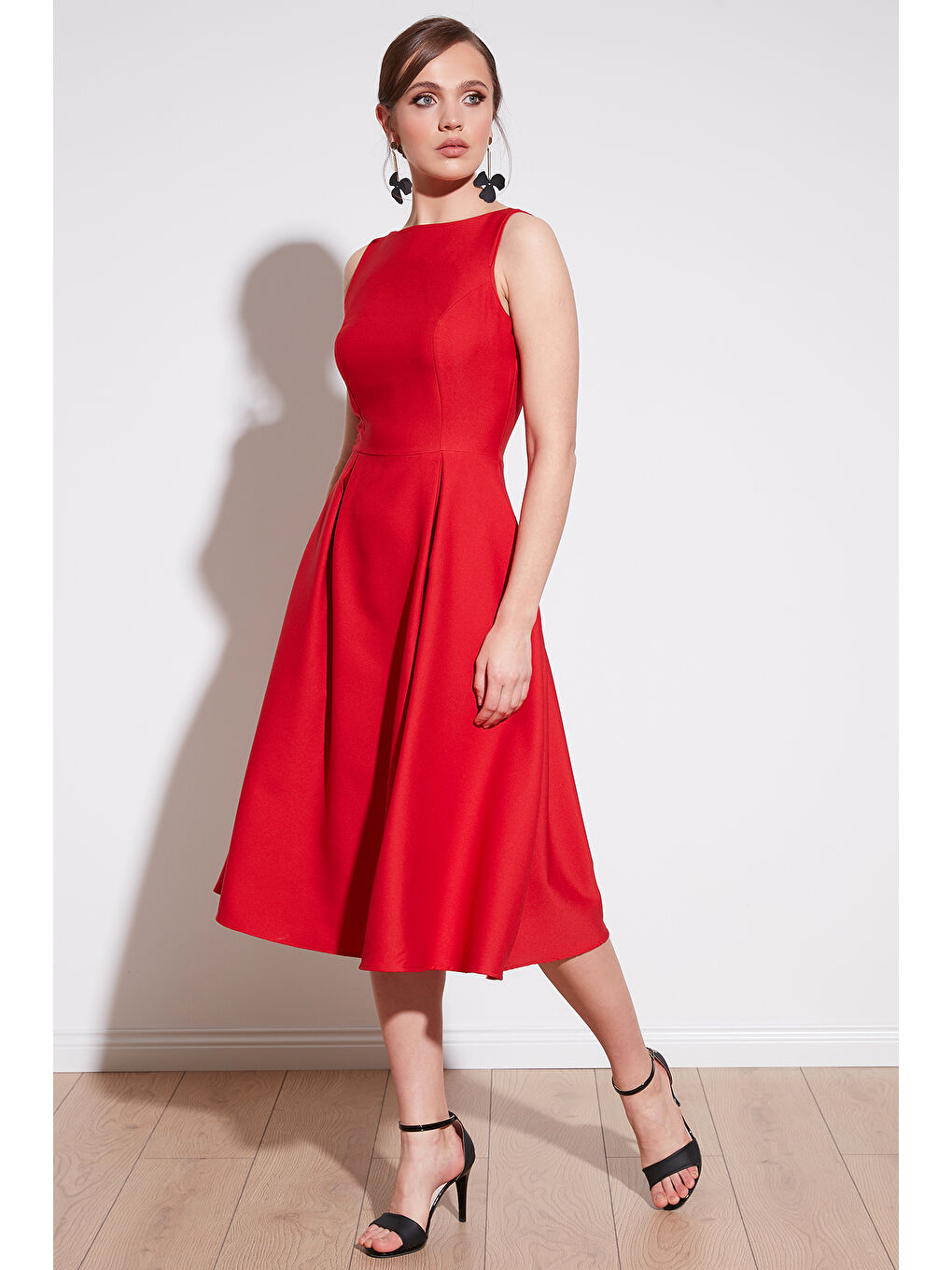 Kırmızı Regular Fit Bisiklet Yaka Cepli Pileli Midi Boy Kadın Elbise 6111963-3