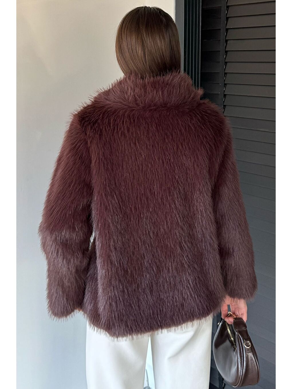 Kahverengi Kadın Ön Fermuarlı Saçaklı Kürklü Mont-6