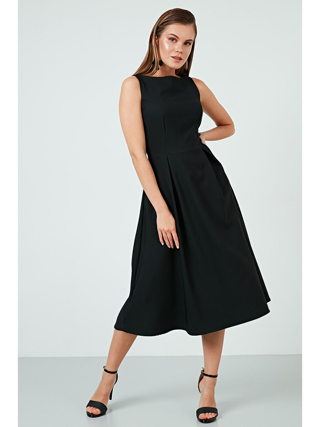 Siyah Regular Fit Bisiklet Yaka Cepli Pileli Midi Boy Kadın Elbise 6111963-1