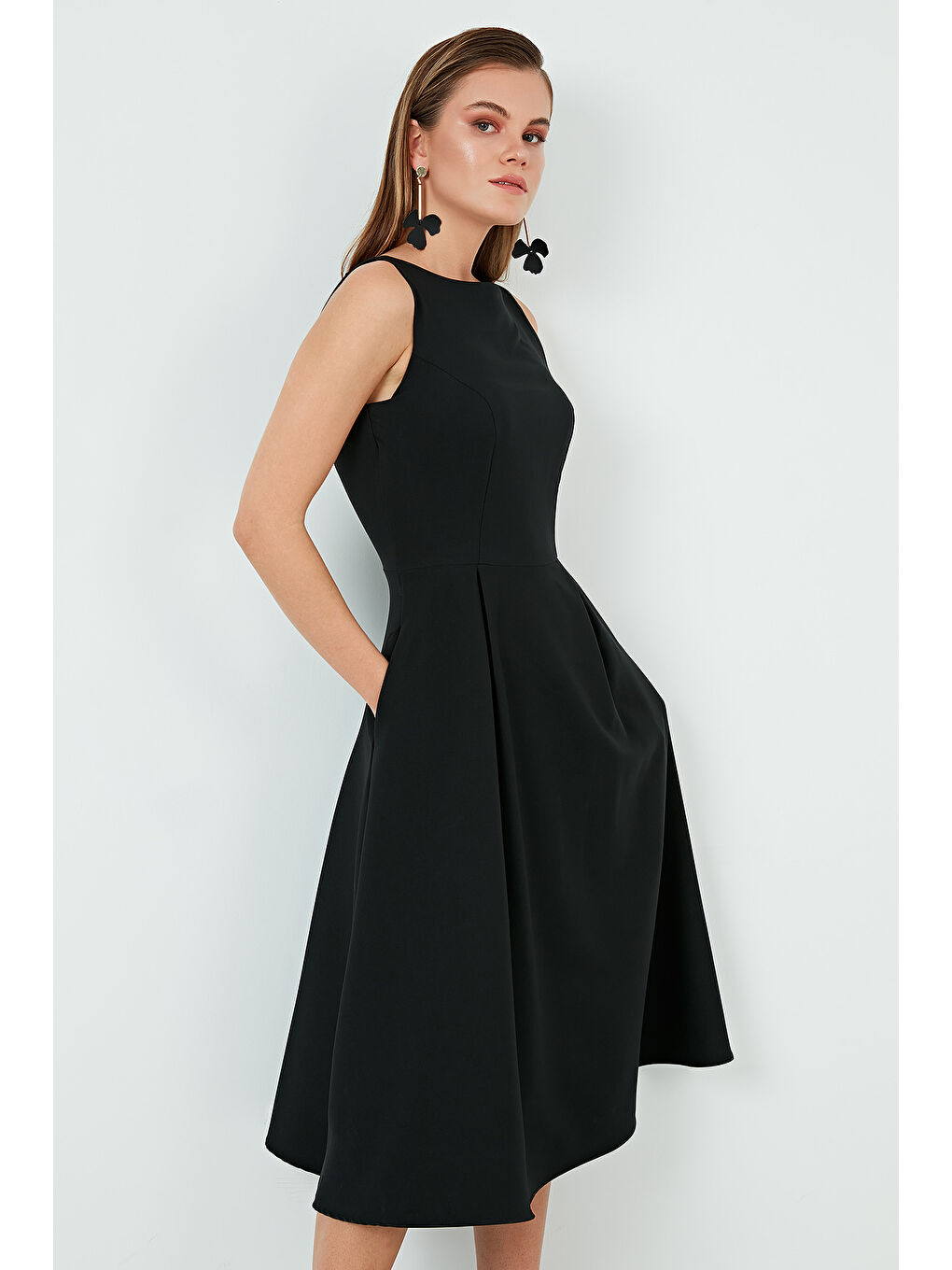 Siyah Regular Fit Bisiklet Yaka Cepli Pileli Midi Boy Kadın Elbise 6111963-3