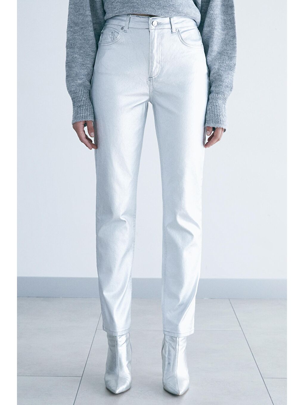 Gri Gümüş Varak Sıvamalı Yüksek Bel Denim Pantolon-2