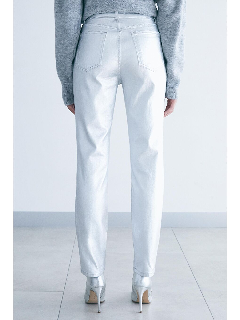 Gri Gümüş Varak Sıvamalı Yüksek Bel Denim Pantolon-4