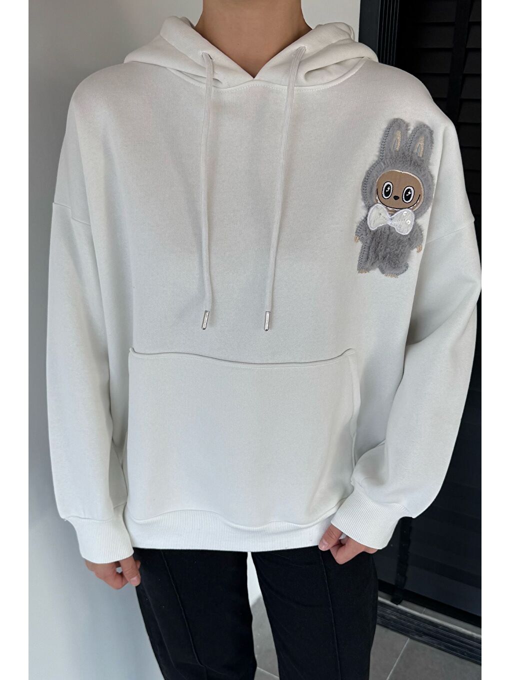 Ekru Kadın Kapüşonlu Şardonlu Kanguru Cepli Sweatshirt-2