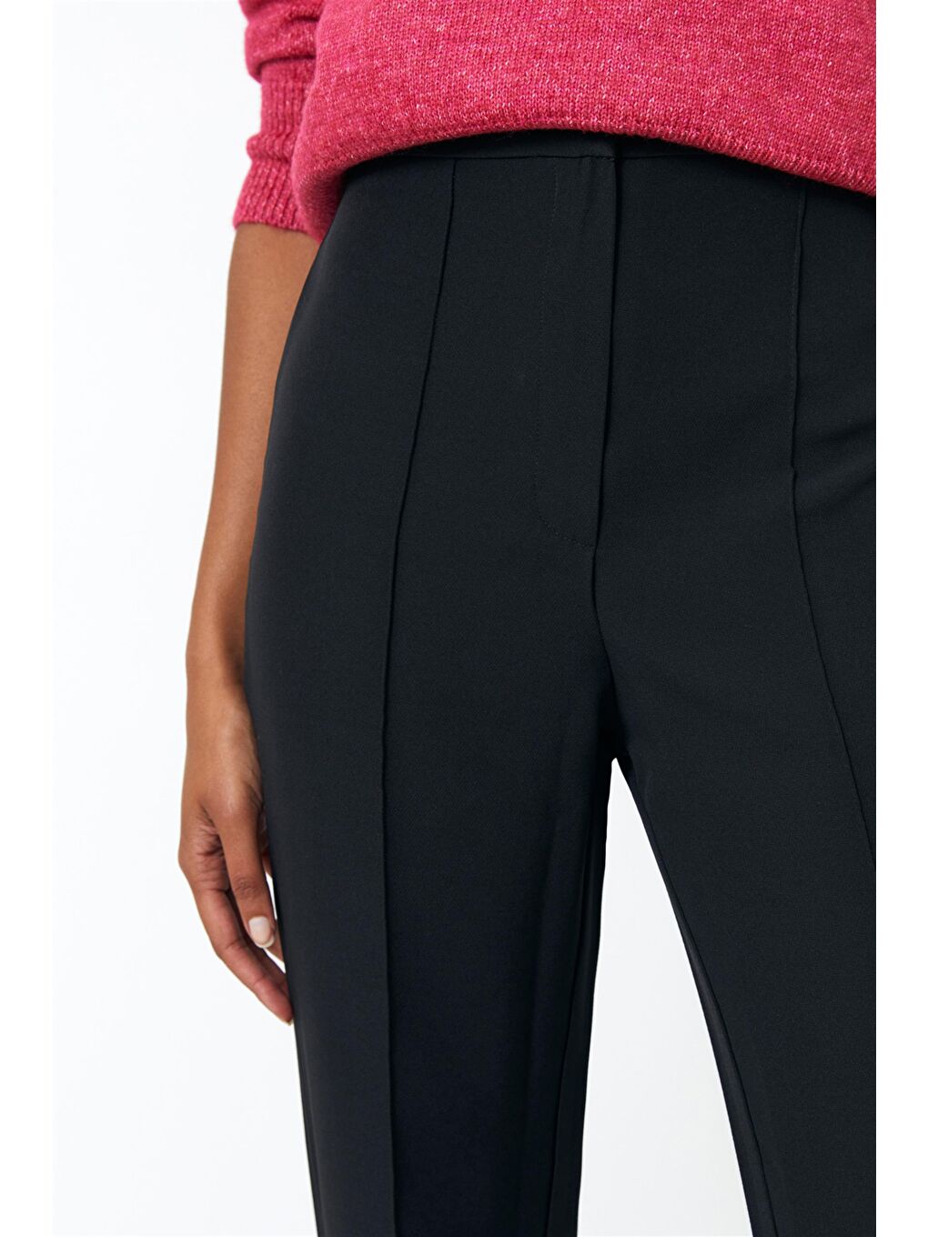 Siyah Yüksek Bel Nervür Detaylı Pantolon-4