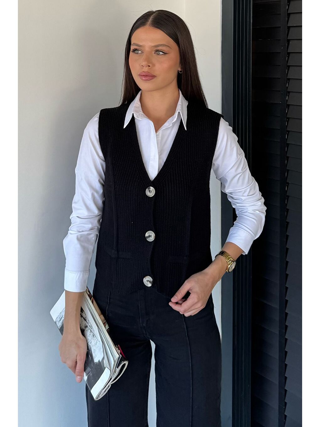 Siyah Kadın V Yaka Ön Düğmeli Triko Yelek-2