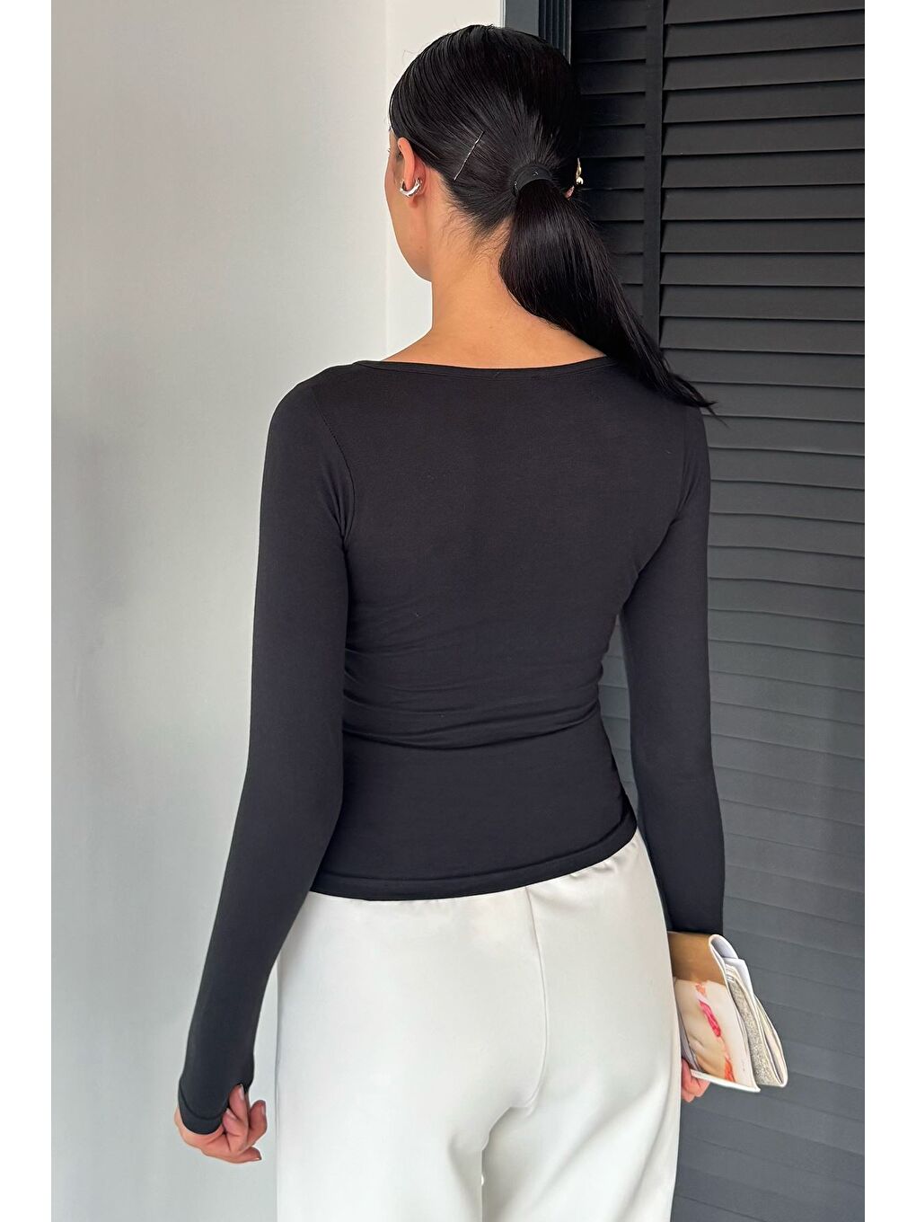 Siyah Önü Fiyonk Detaylı Uzun Kol Kadın Body Bluz-3